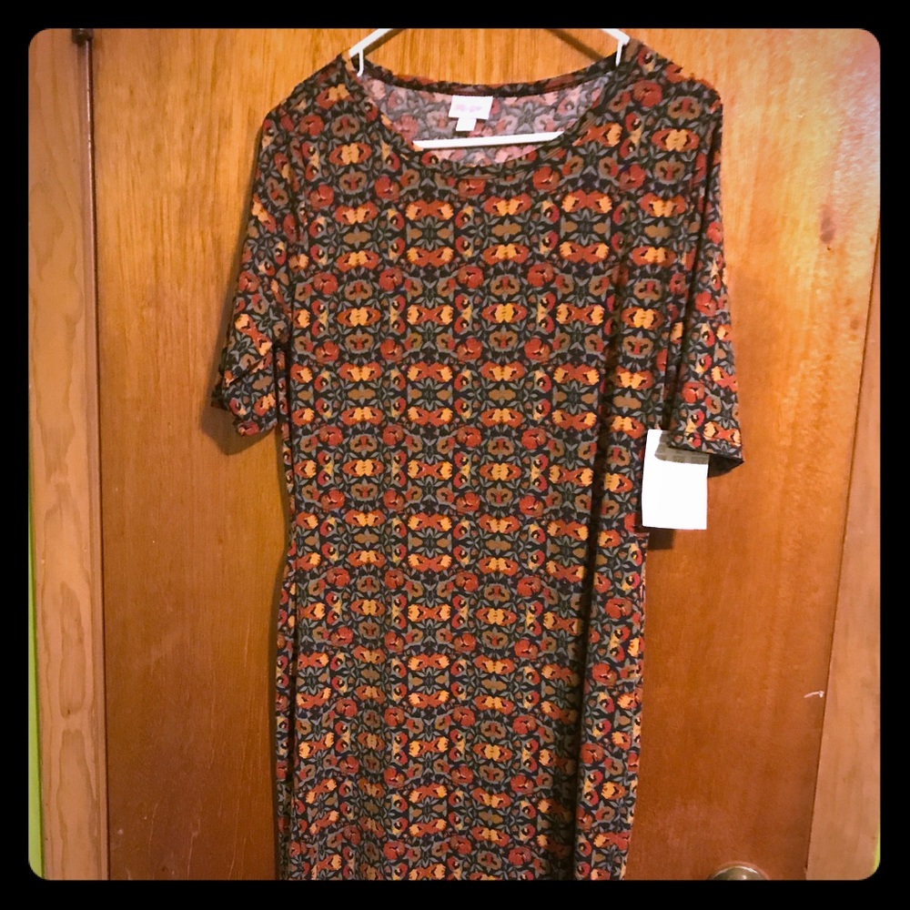 BNWT Large Julia Lularoe